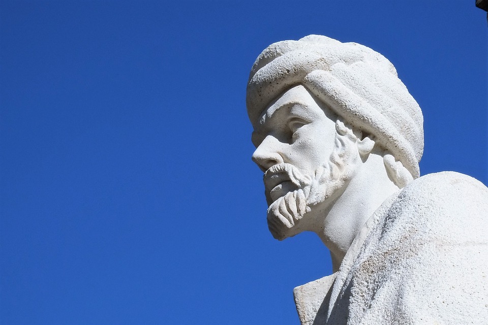AVERROES  Y SU PASION POR LOS HUEVOS FRITOS CON AOVE