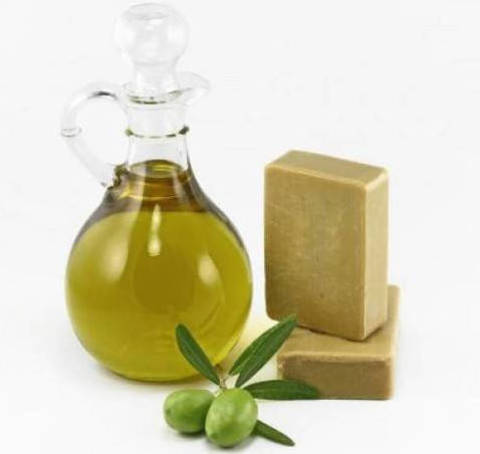 A FRENCH EDICT FROM THE 17TH CENTURY REQUIRED MARSEILLE SOAP TO HAVE EVOO AS A MANDATORY INGREDIENT